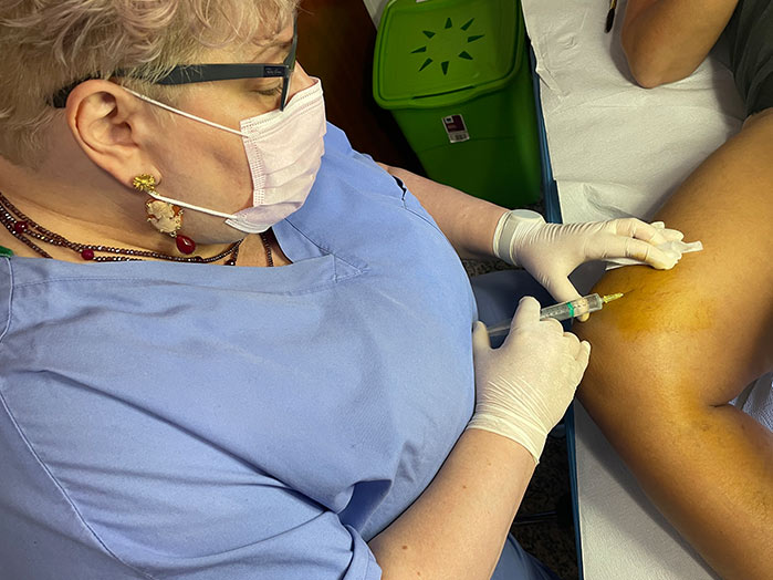 La scleroterapia per eliminare le vene varicose e le teleangectasie